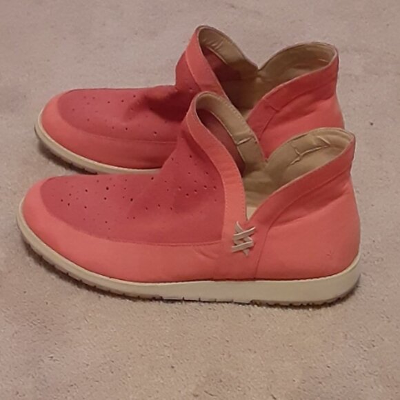 Emu Australia Coral/Orange Nubuck and Suede Booties - Picture 1 of 4